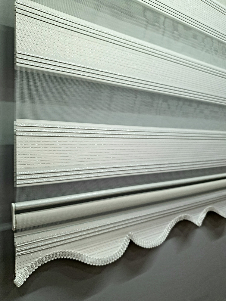 Pliseli Simli Renk Geçişli Modern Stor Zebra Perde Gi - Beyaz MZ280