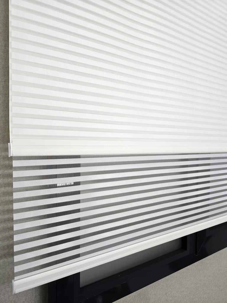 İnce Zebra Çizgili Tül ve Işık Geçirmez Blackout Stor perde TS2025BL görsel