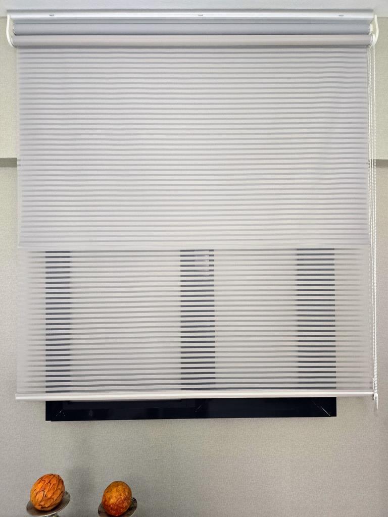 İnce Zebra Çizgili Tül ve Işık Geçirmez Blackout Stor perde TS2025BL görsel
