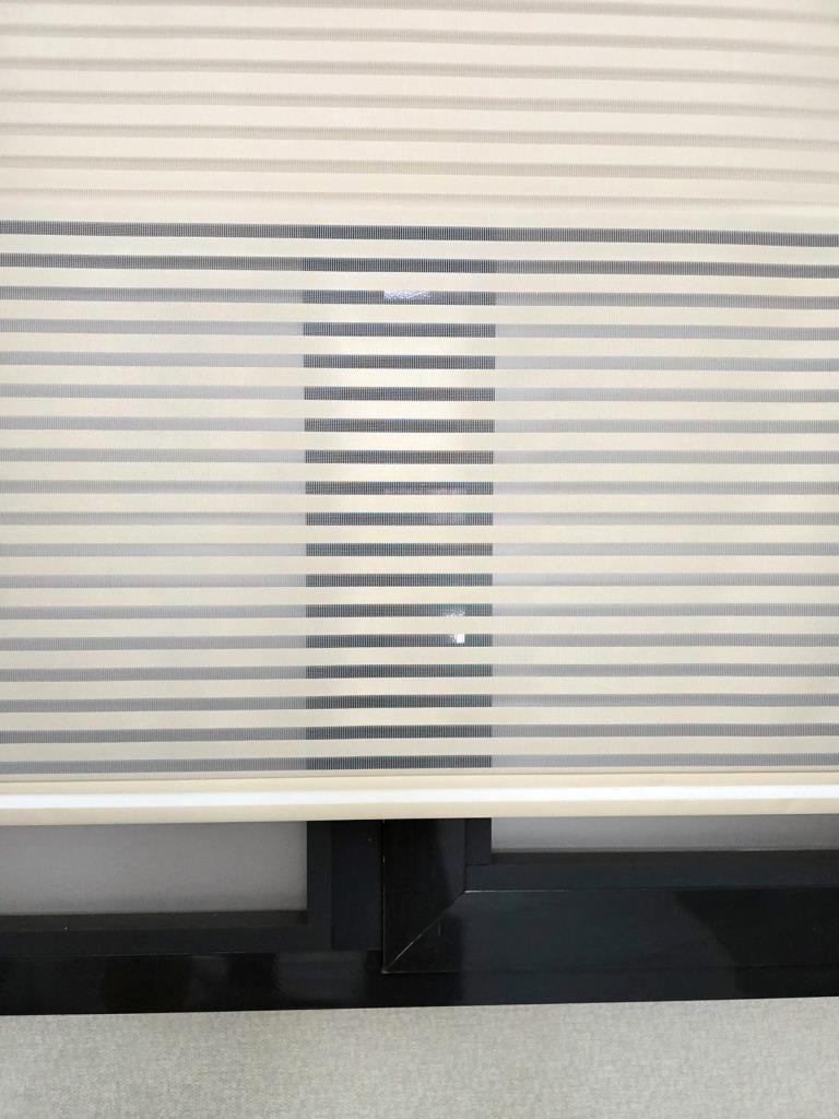 İnce Zebra Çizgili Tül ve Işık Geçirmez Blackout Stor perde TS2025BL görsel